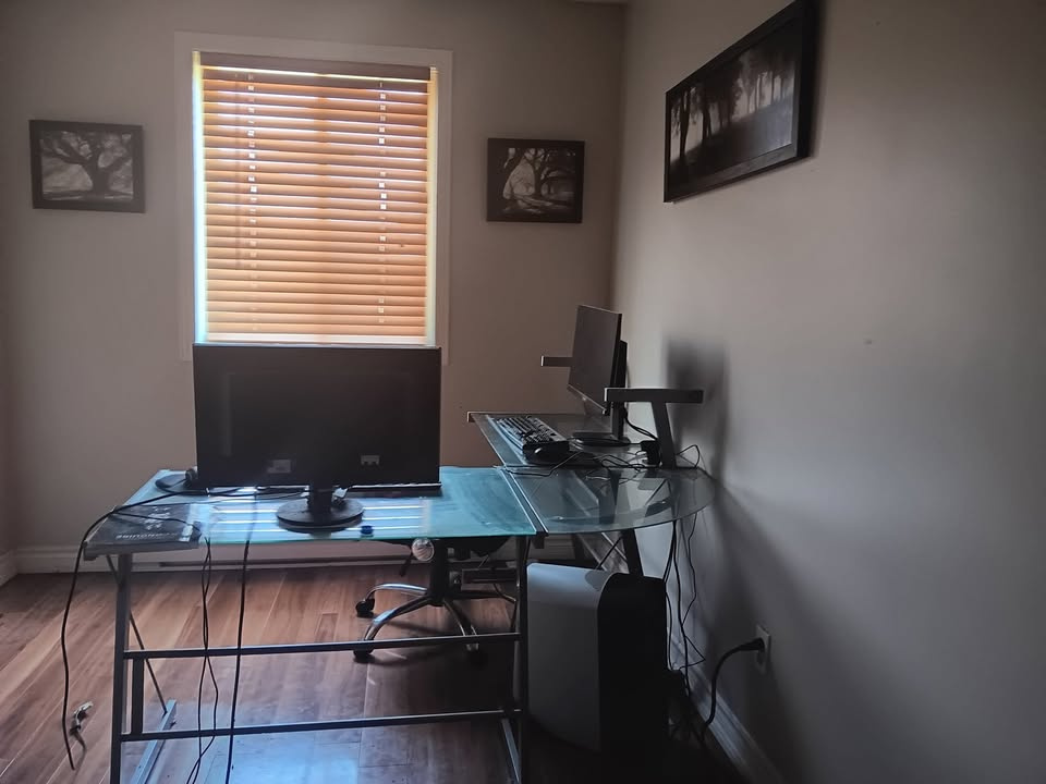 Chambre A Louer / Bedroom For Rent