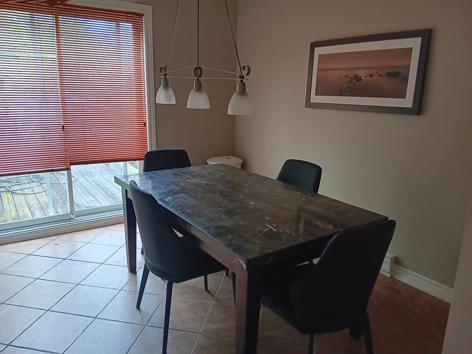 Chambre A Louer / Bedroom For Rent