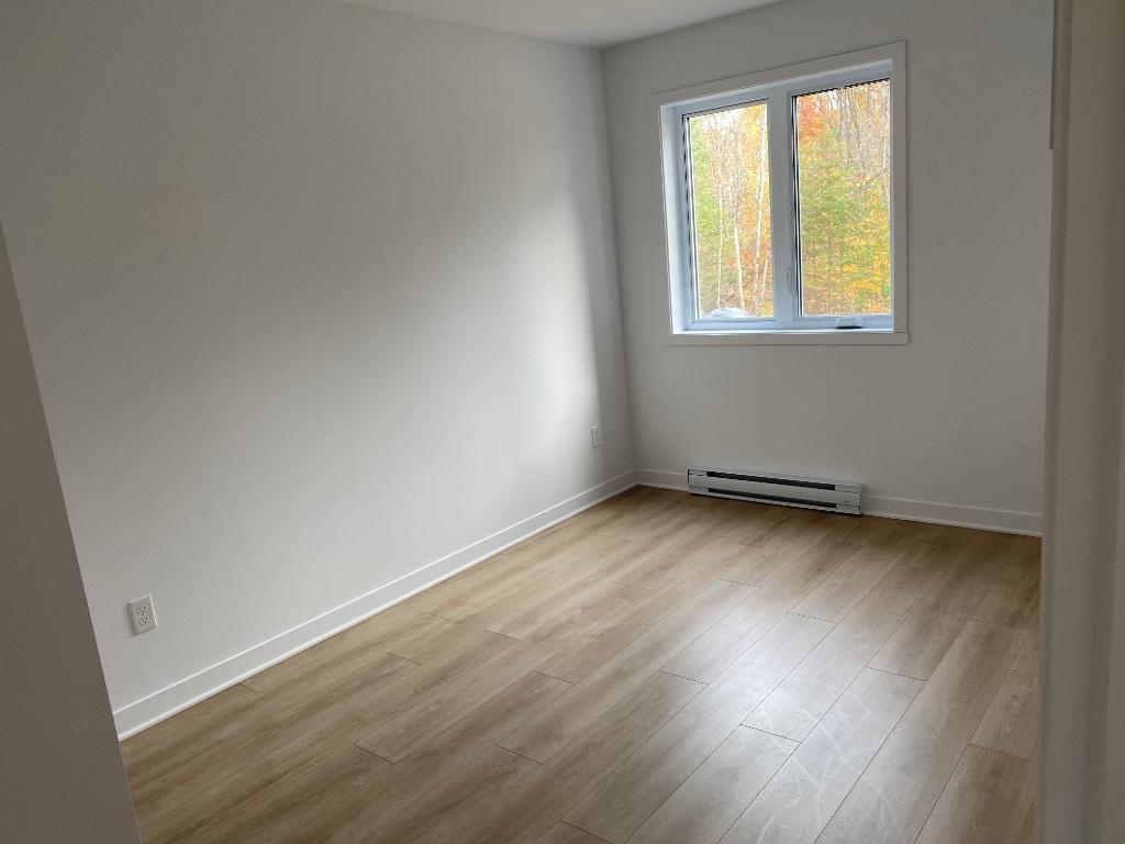 Logement 5 1/2 - Ascenseur - Octobre 2025