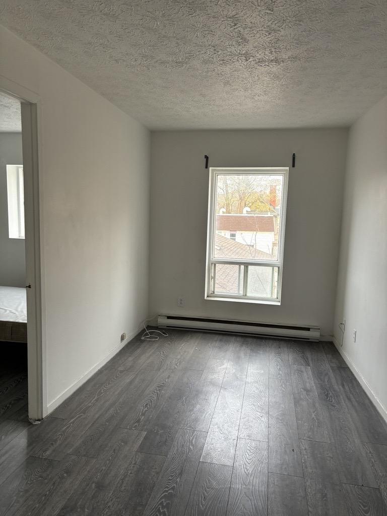Immeuble - 103-105 King Est Joli 3 1/2 Centre Ville De Sherbrooke