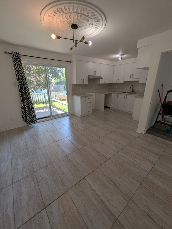 4 Chambres - 2 Salles De Bain