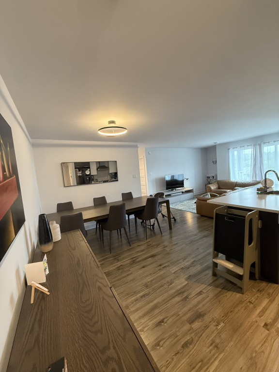 Grand Condo Neuf 4 ½ à Louer – Mirabel