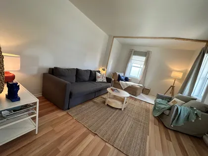 1 room of 185m² in Saint-Hyacinthe
