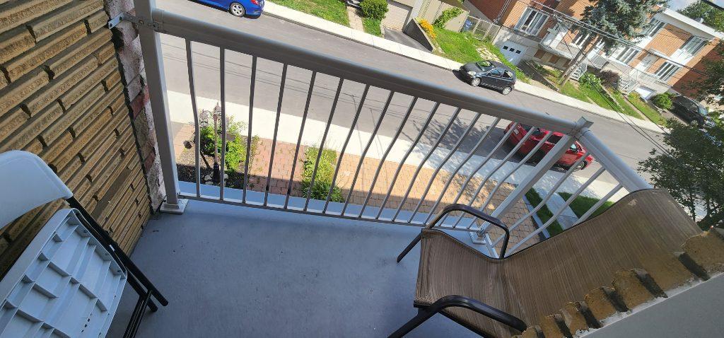 À louer – 5 ½ à 10 mins à pieds de deux stations de métros à Laval
