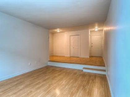1 room apartment of 83m² in Laval (administrative region)