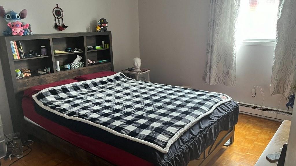 Appartement à louer: Beau et grand 4 1/2 éclairé