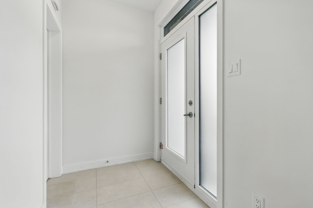Unité De 3 Chambre à Louer