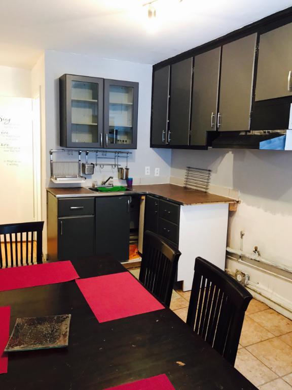 TRES GRAND 41/2 DANS LE HAUT DE COTE DES NEIGES LIMITE OUTREMONT ET VILLE MONT -ROYAL