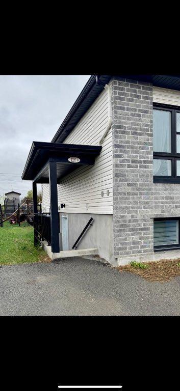 Appartement À LOUER- GRAND 4 ½ À SAINTE-SOPHIE ***