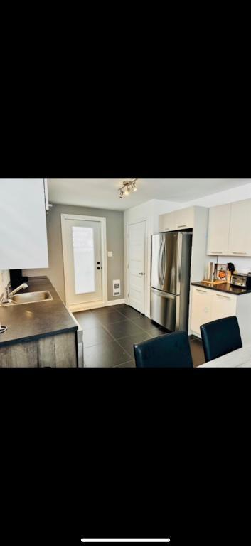 Appartement À LOUER- GRAND 4 ½ À SAINTE-SOPHIE ***