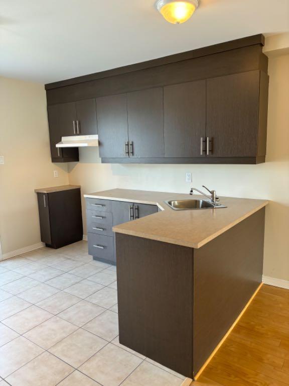 Grand 4 ½ à louer – Sur 2 étages – 2 stationnements