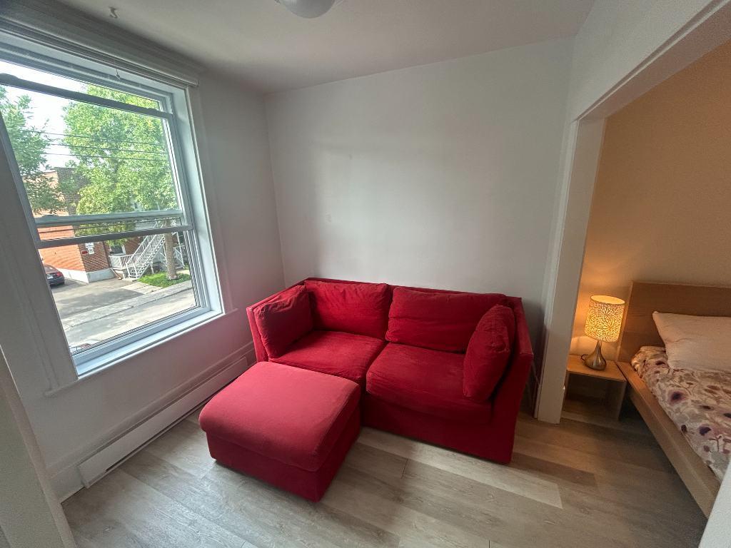 🏡 3 ½ Meublé à Louer – Rosemont – Vivez au-dessus du Jardin Botanique!