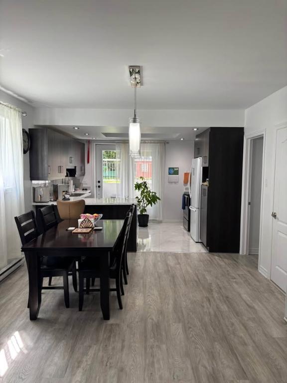 Chaleureux logement (4 1/2) à louer à Mcmasterville