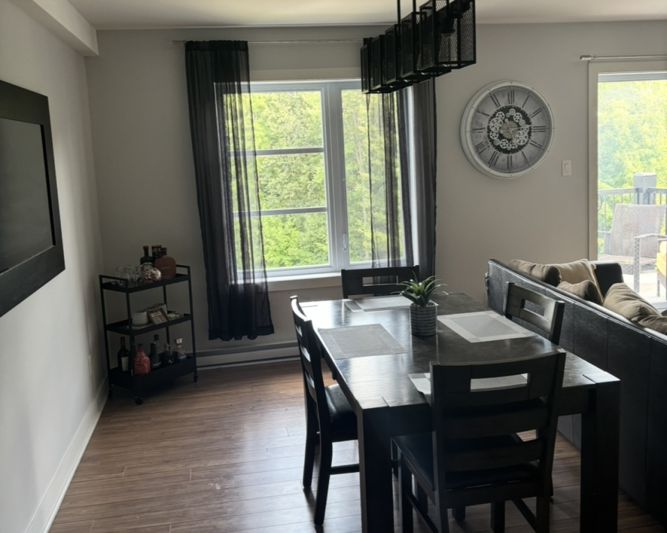 Condo Luxueux à Louer, Grand 4 1/2