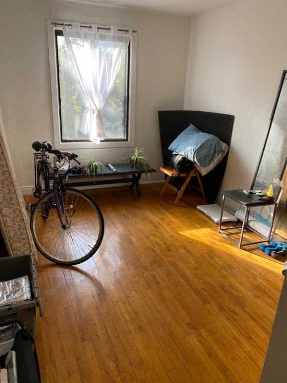 TRES GRAND 51/2 DANS COTE DES NEIGES ADJ OUTREMONT ET VMR
