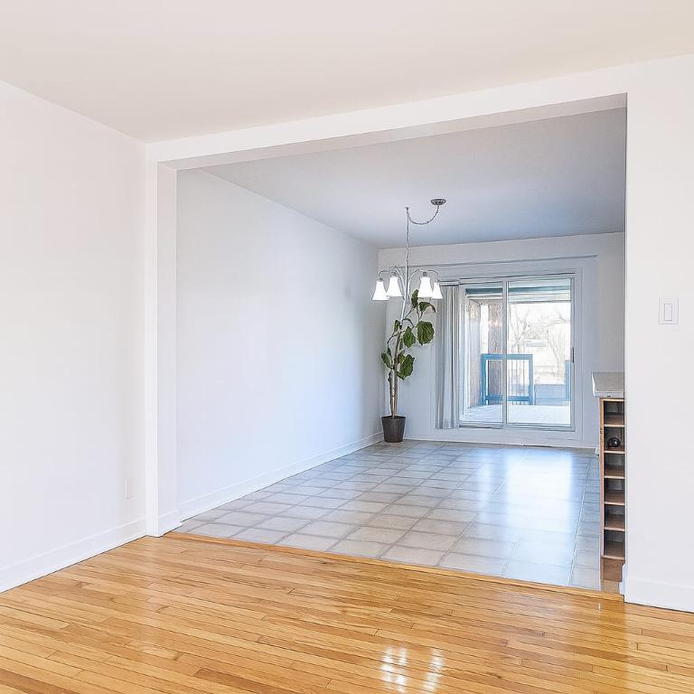 Magnifique maison jumelée au cœur du quartier Le Bassin à Châteauguay