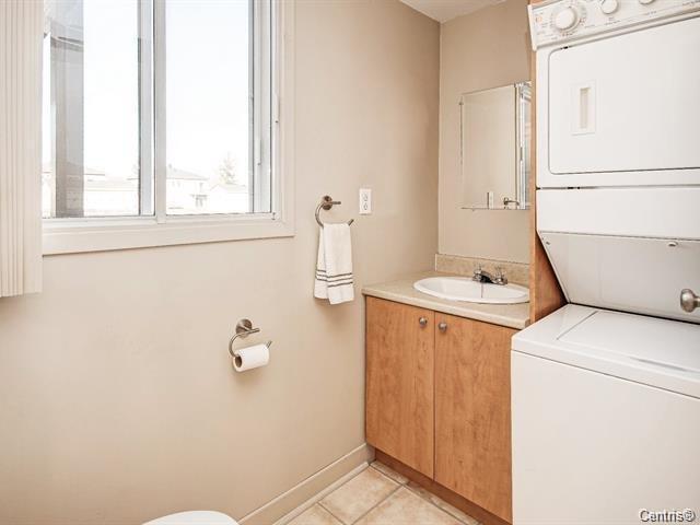 Magnifique maison jumelée au cœur du quartier Le Bassin à Châteauguay