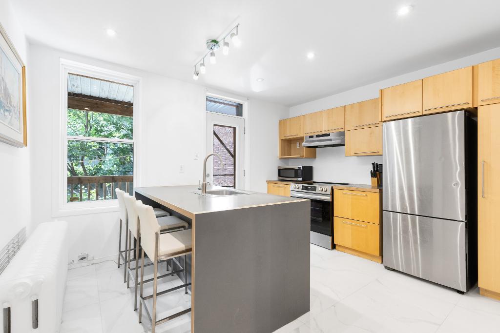 Grand 5½ entièrement meublé sur le Plateau, disponible à partir du 1er septembre 2025 - Sherbrooke St.