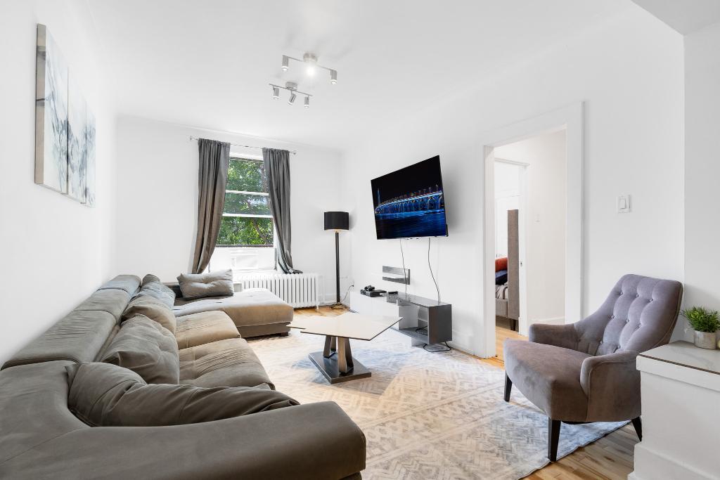 Grand 5½ entièrement meublé sur le Plateau, disponible à partir du 1er septembre 2025 - Sherbrooke St.