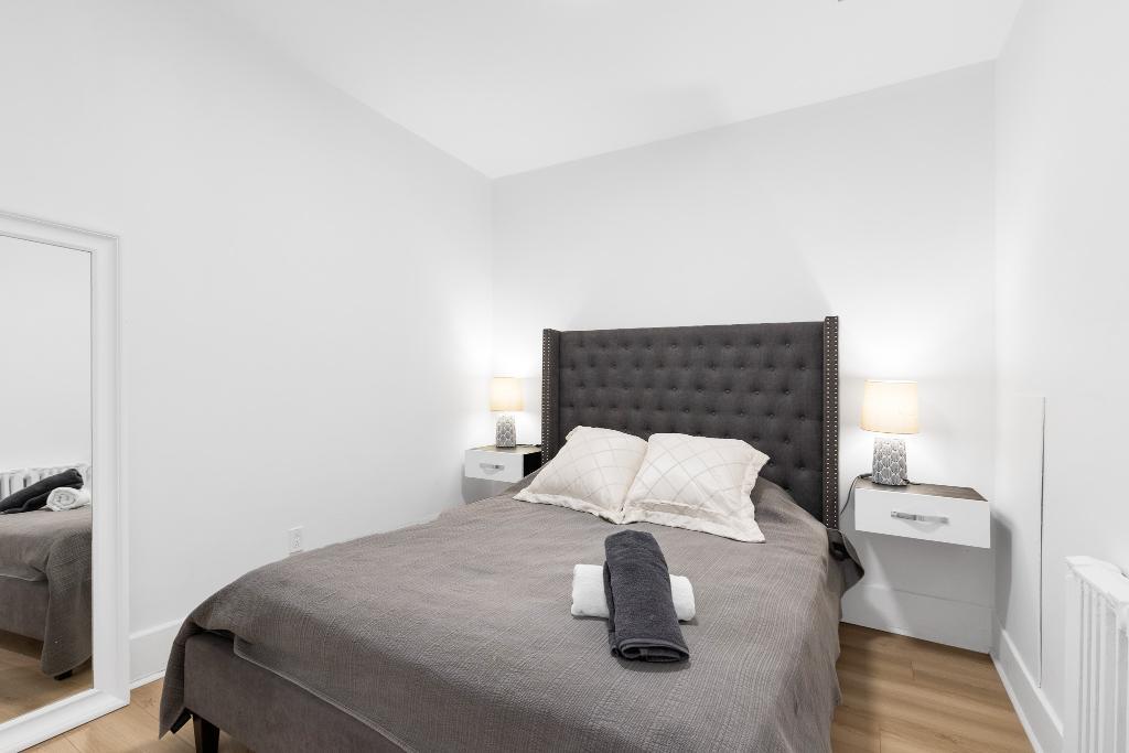 Grand 5½ entièrement meublé sur le Plateau, disponible à partir du 1er septembre 2025 - Sherbrooke St.
