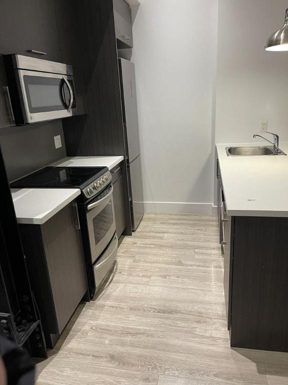 Logement à louer meublé, PROPRE, Studio à louer, Appartement à louer, Studio Loft moderne et spacieux, terrasse, Ste-Foy