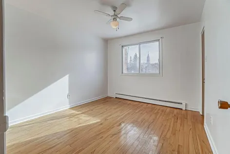 4 rooms apartment of 83m² in Montreal