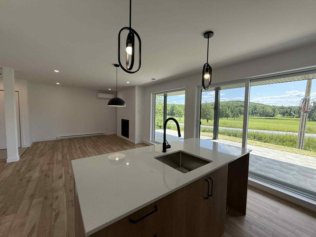 APPARTEMENT DE LUXE À LOUER | 4 1/2 AU REZ-DE-CHAUSSÉE