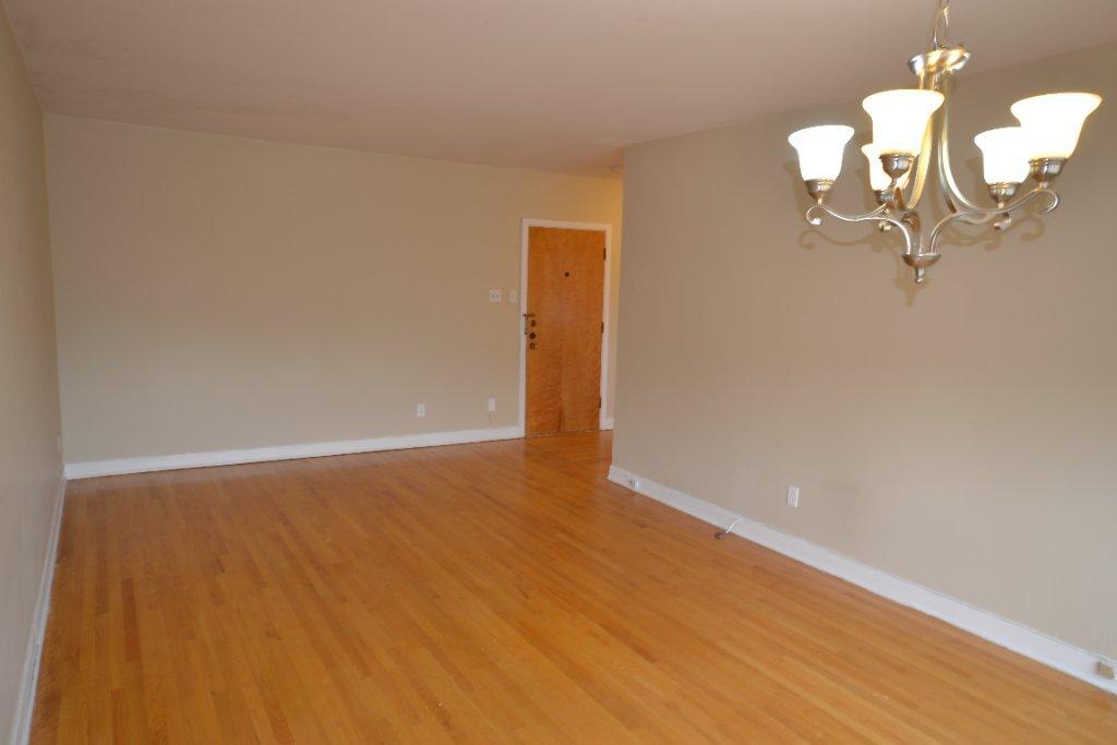 POINTE-CLAIRE - TRÈS GRAND ET LUXUEUX 3½ À LOUER