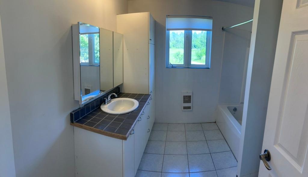 Logement 5 1/2 à louer - Haut de maison +