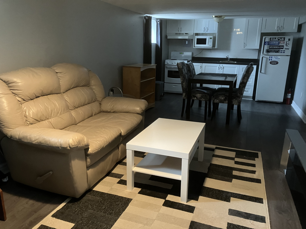 Logis Moderne - Une Chambre à Coucher