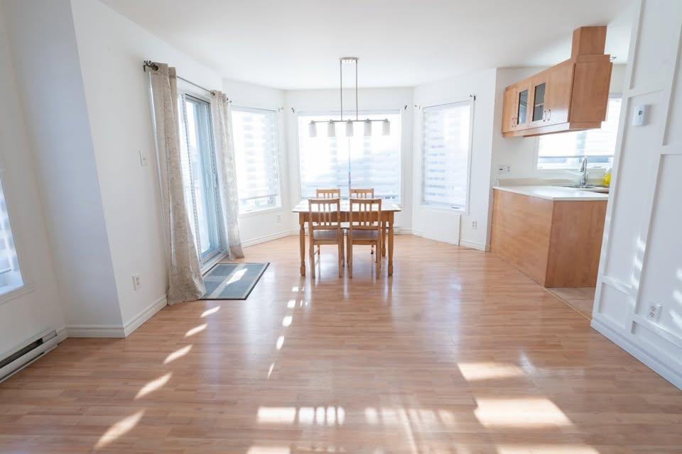 Grand condo lumineux a louer St- hubert 4 1/2