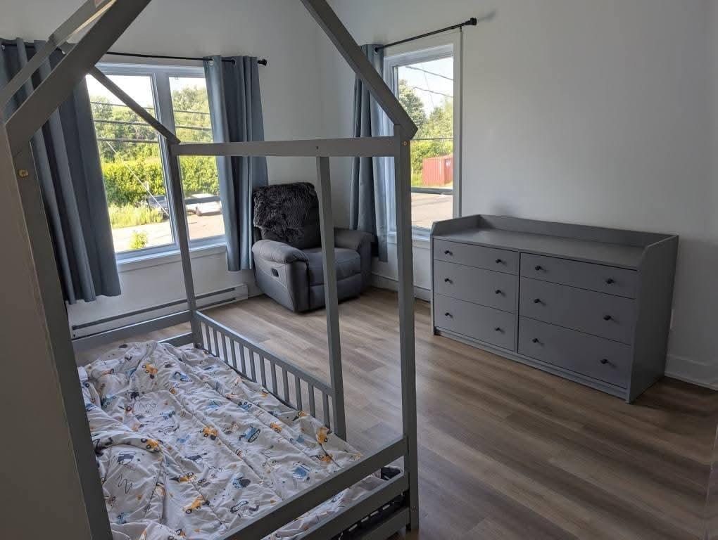 Appartement Condo 5 1/2 Très Propre