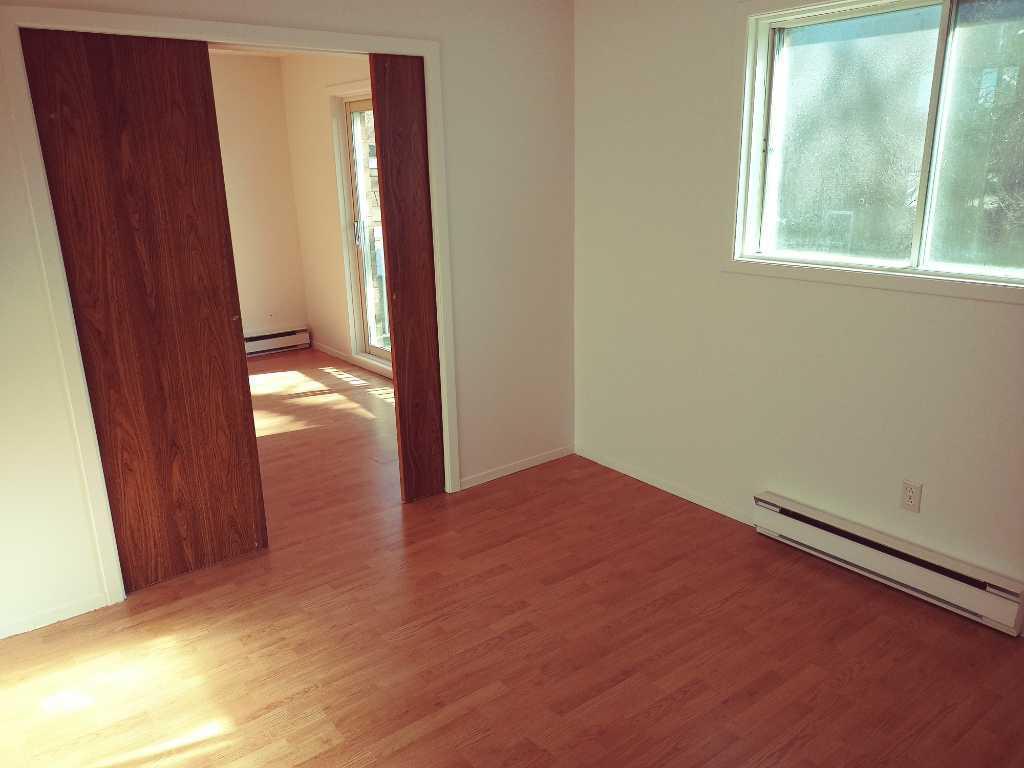 Très beau 4½, disponible dès maintenant