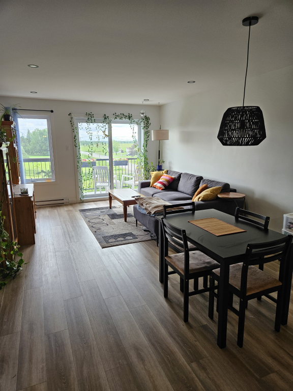 Appartement 4 1/2 + Bureau