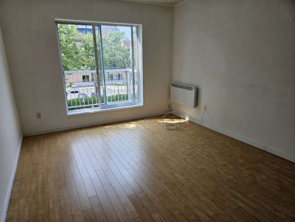 4 1/2 à Louer, Au 3e étage