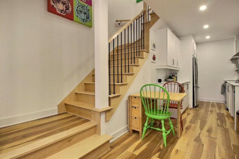 Style condo, 2 chambres fermées, sur 2 étages