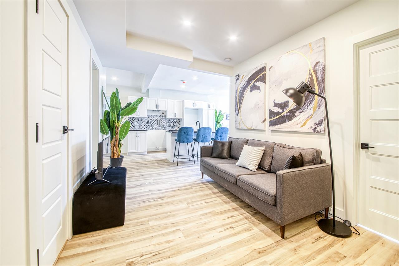 2 Bedroom - 5155 Avenue Randall, Montréal