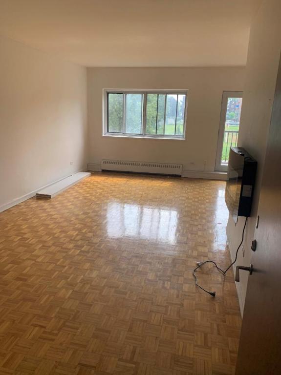 1 CH - 1 SDB - St-Laurent - $1,395 /mo