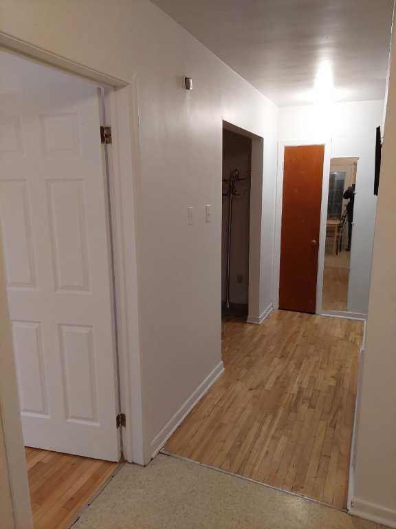 3 1/2 à louer Villeray, eau chaude fournie, balcon, libre, beau, 1 chambre fermée, 1250$ négociable