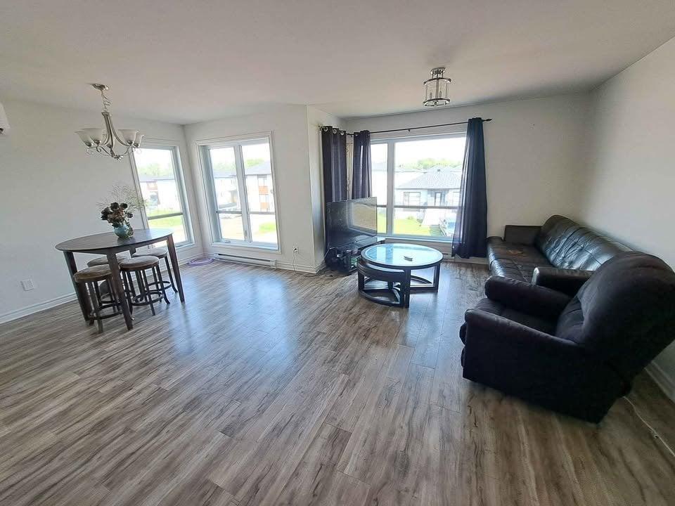4 1/2 moderne à louer – Brownsburg-Chatham
