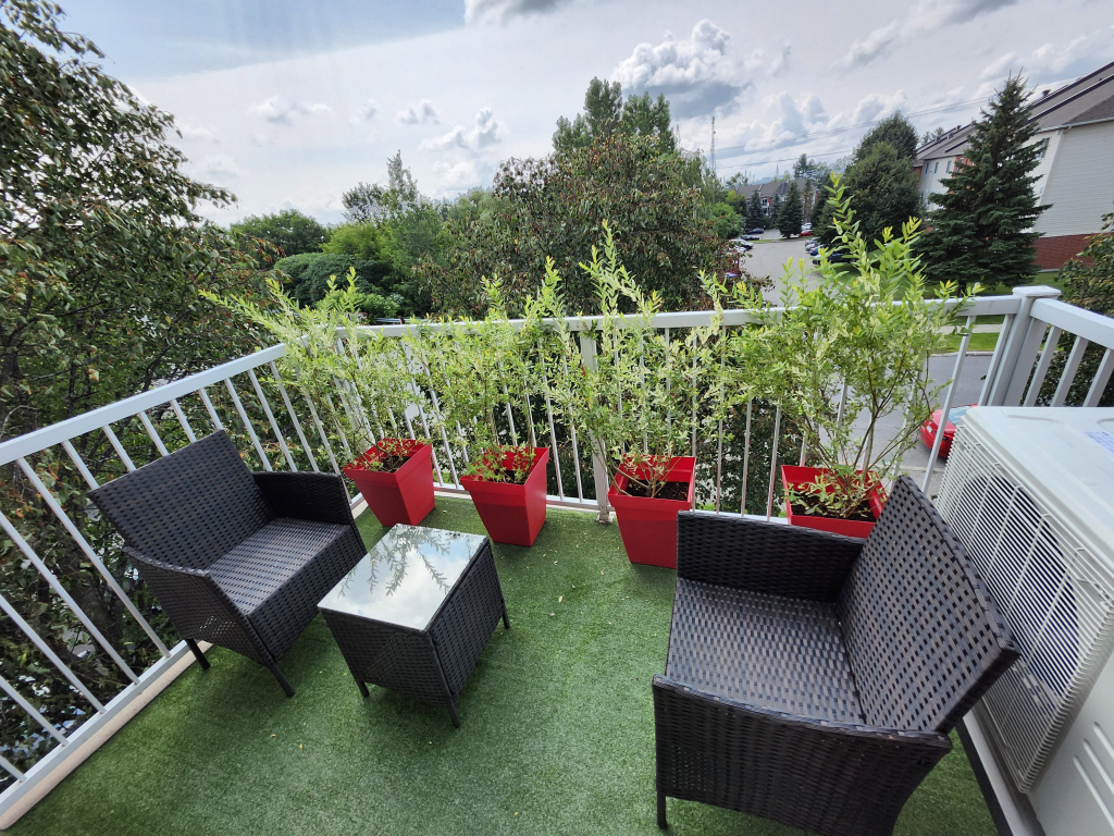 Super Condo Meublé Rénové