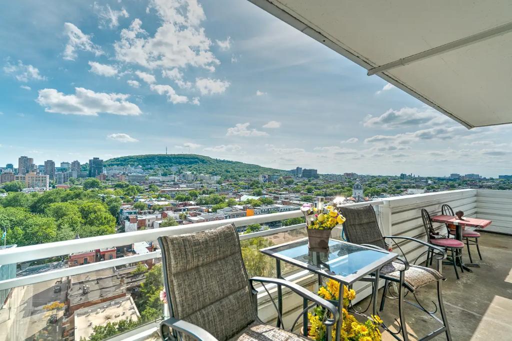 Appartement 4 1/2, PH - METRO SHERBROOKE - ÉLECTRICITÉ-CHAUFFAGE-AIR CLIMATISÉ-ÉLECTROS INCLUS