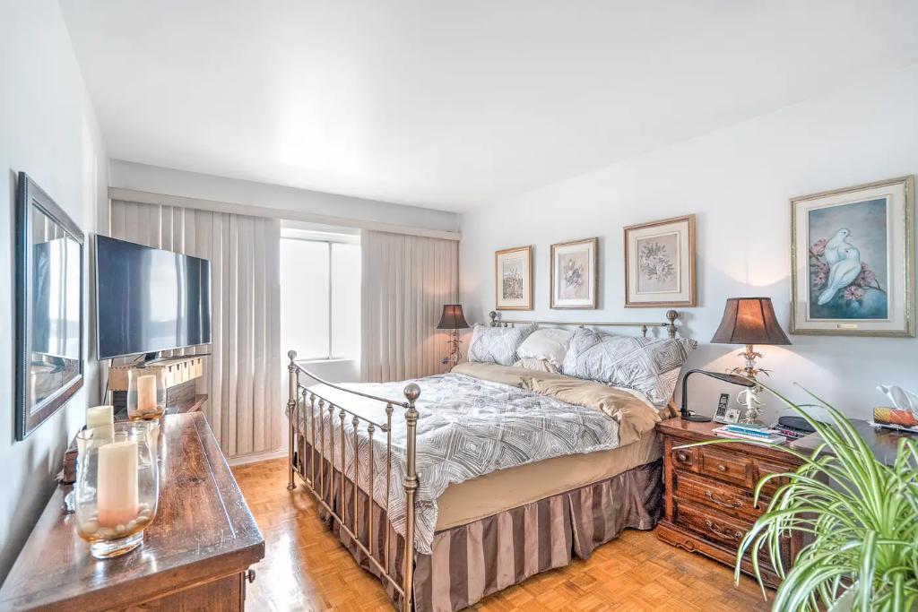 Appartement 4 1/2, PH - METRO SHERBROOKE - ÉLECTRICITÉ-CHAUFFAGE-AIR CLIMATISÉ-ÉLECTROS INCLUS