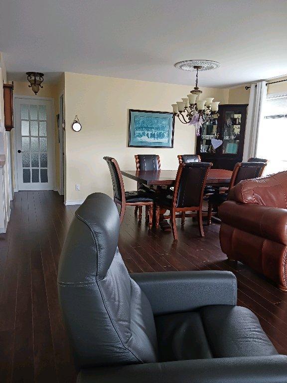 1er Août Logement Grand 4.5 Lévis (St Rédempteur) au 1er avec entrée indépendante dans un quadruplex