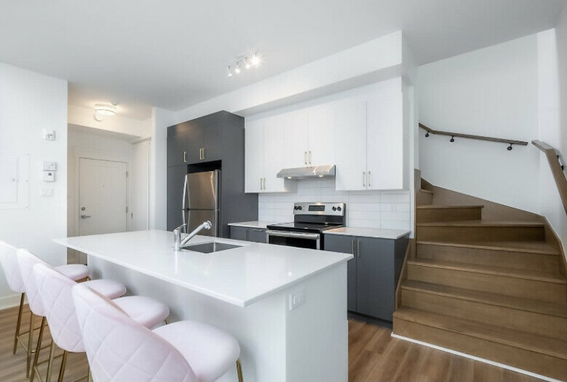 4 1/2 Condo Lumineux (cession De Bail)