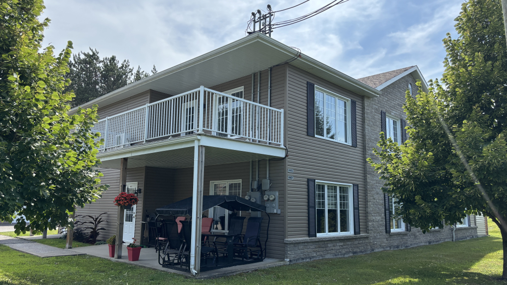 4 ½ AVEC GARAGE | EAST ANGUS | JUILLET