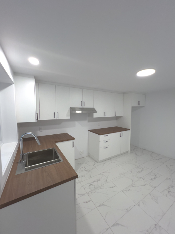 Beau 5 1/2 Nouvellement Construit !!!