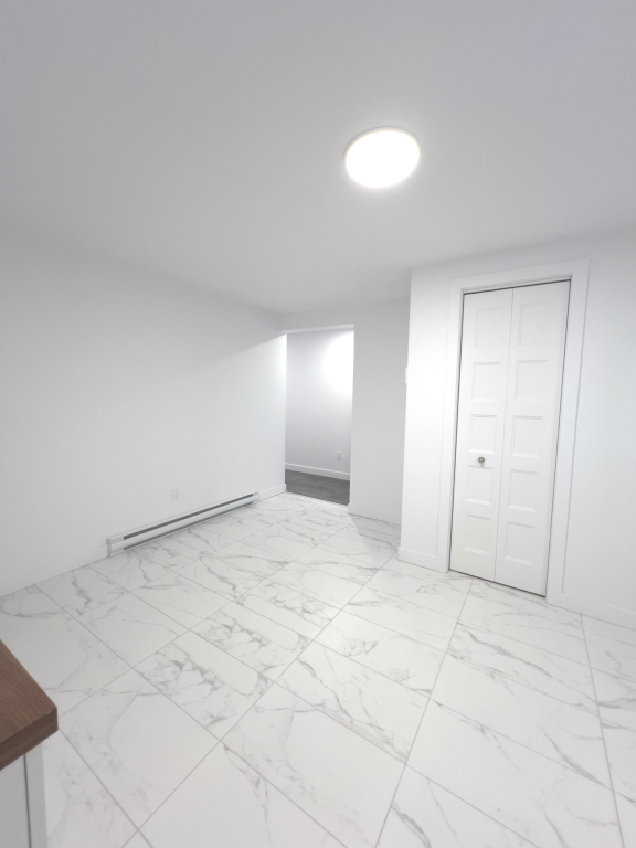 Beau 5 1/2 Nouvellement Construit !!!