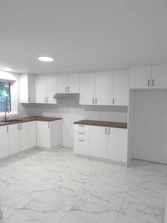 Beau 5 1/2 Nouvellement Construit !!!
