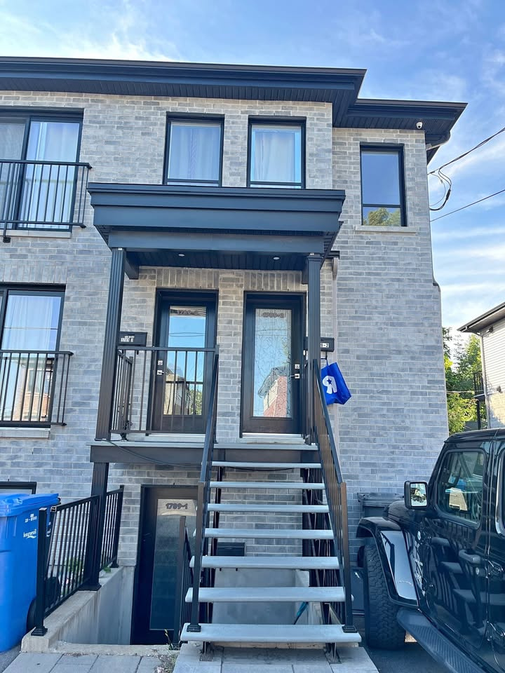 Condo 5 ½ Avec 2 Stationnements